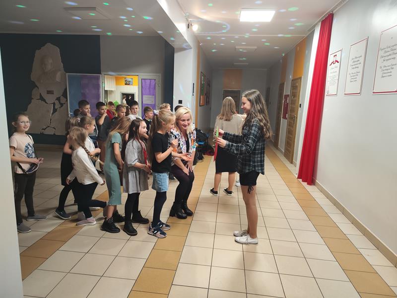 Dzieci szpilką wybieraną swoją sympatię