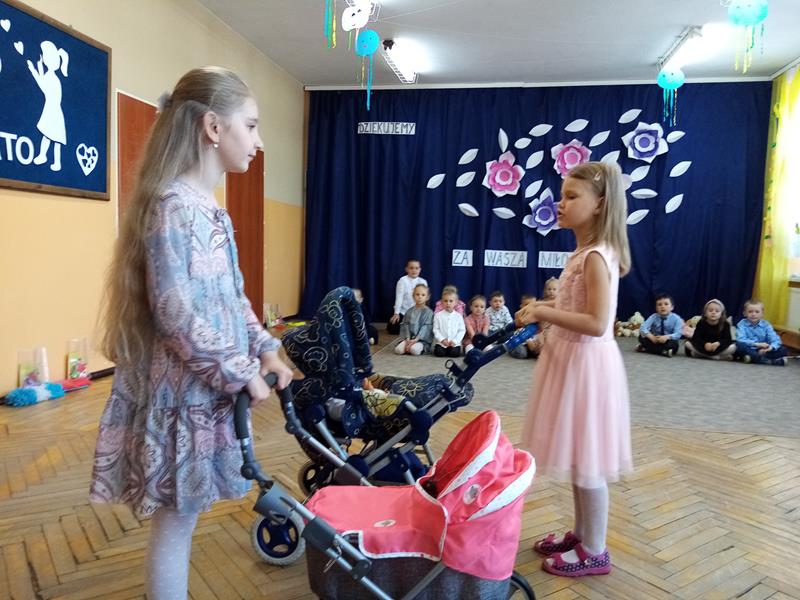 Dziewczynki dla mamy