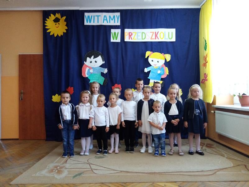 dzieci na rozpoczęcie nauki w przeszkolu