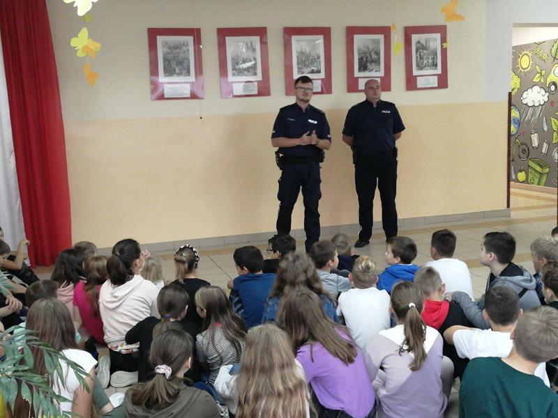 Policja tłumaczy zasady bezpieczeństwa