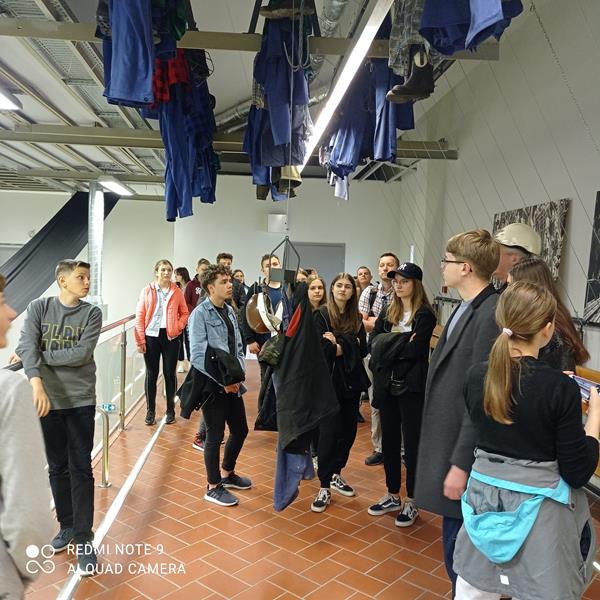 uczniowie w muzeum kopalni
